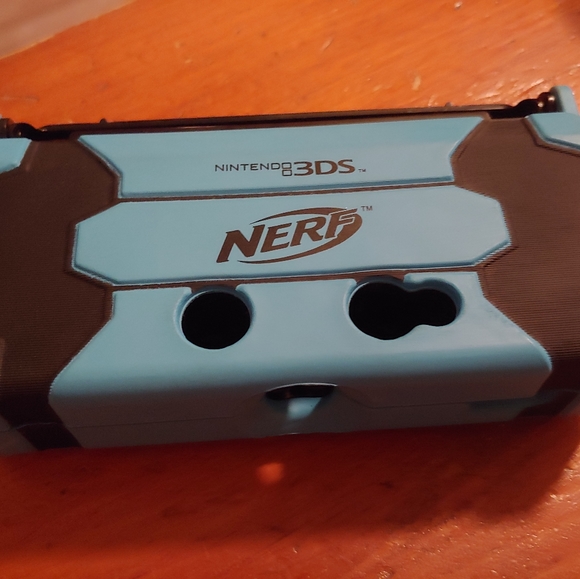 Nintendo 3DS Nerf Shell - Picture 1 of 4